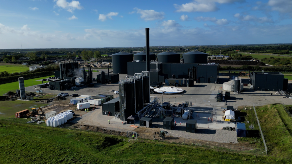 costruzione del suo primo impianto in Italia