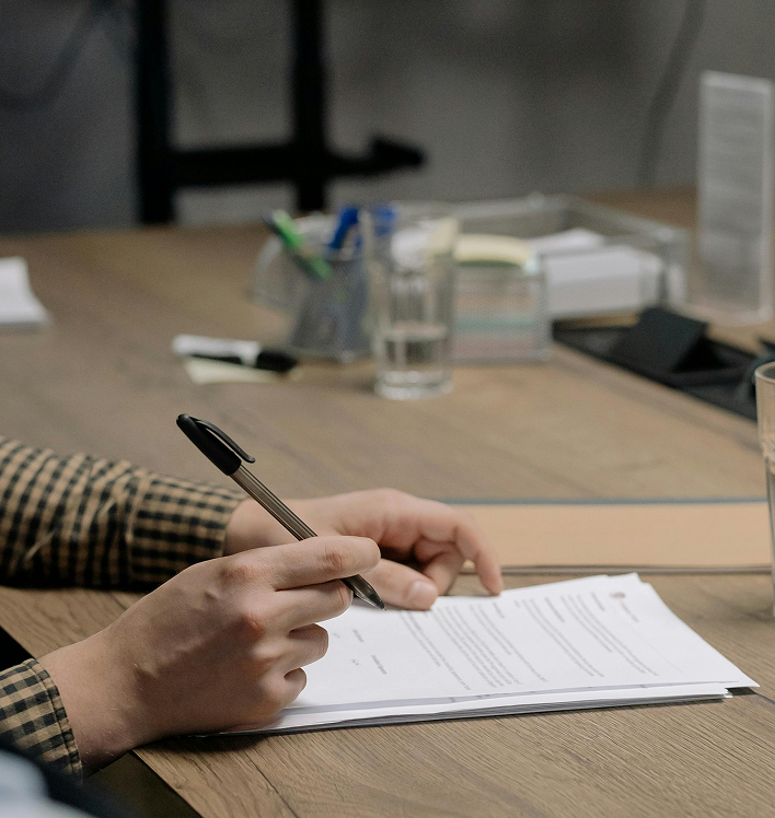 contract signing img